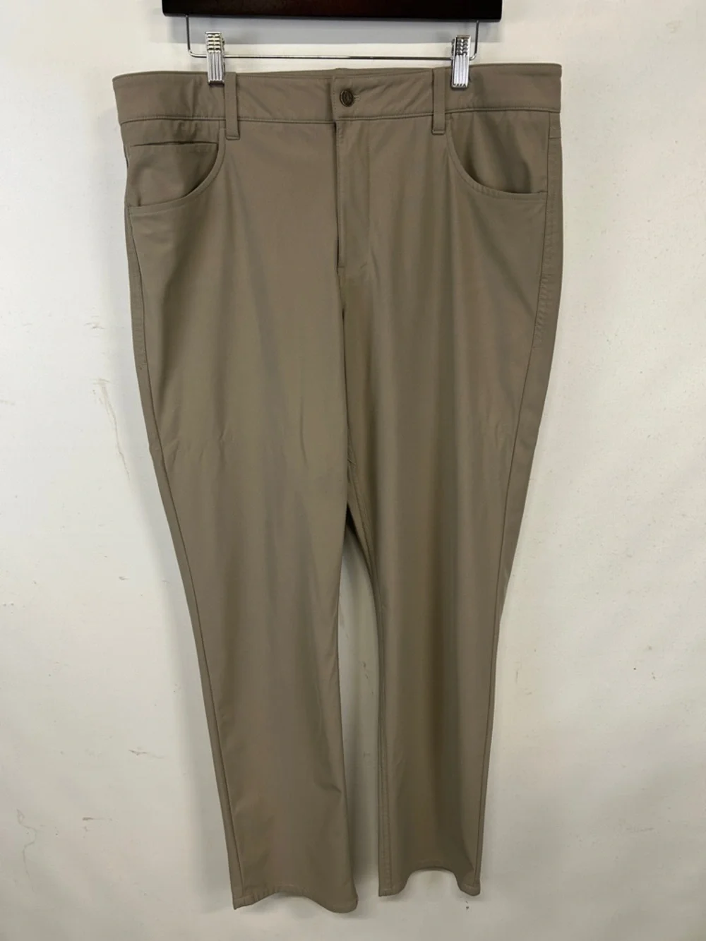 johnnie-O Prep-Formance Flat Front Chinos.  36 x 30 - Picture 2 of 10